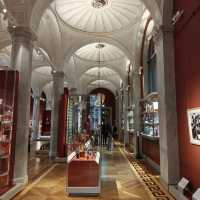 Free Art & Amazing Finds at Sweden's National Museum! 🖼️🇸🇪