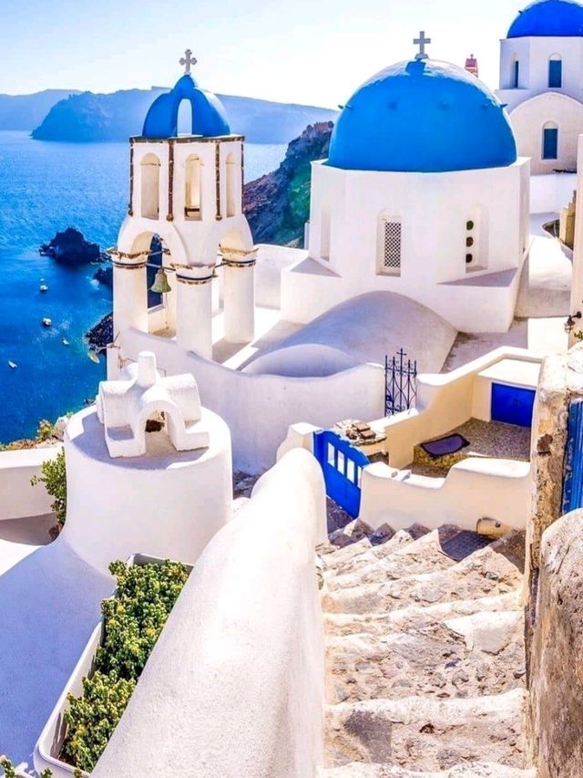 💙 Europe 🌍 Santorini on a Shoestring: Greek Island Magic Without the Splurge 🇬🇷✨