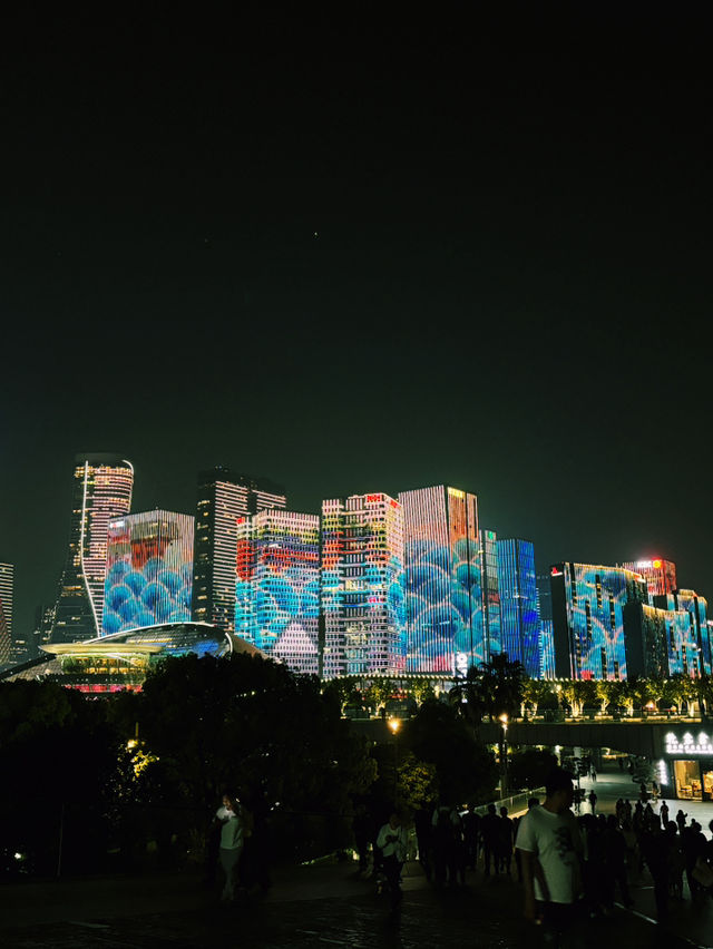 ชมโชว์แสงสีริมแม่น้ำ Qiantang