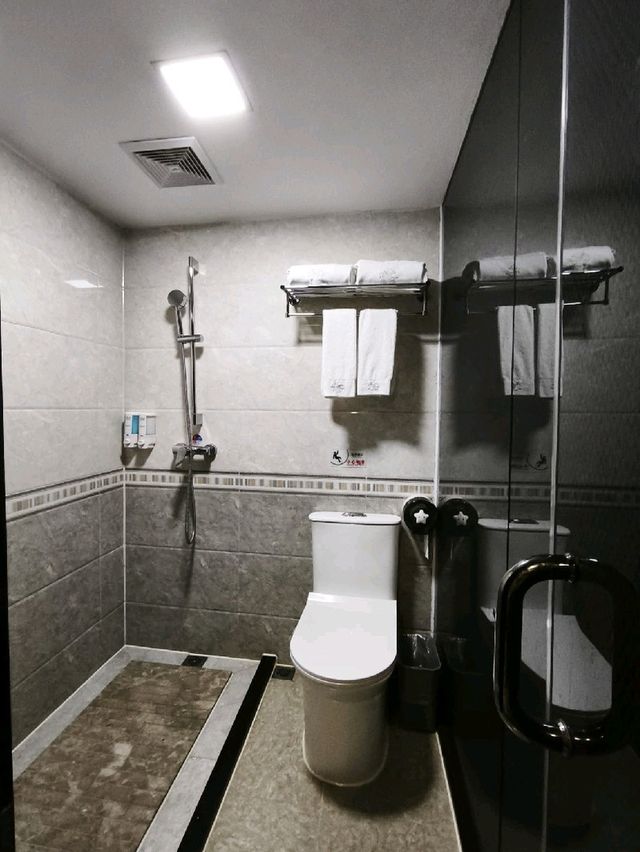 位置超正的商務酒店