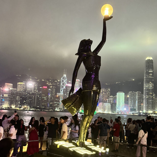 Hong Kong city walk features both old and new sights