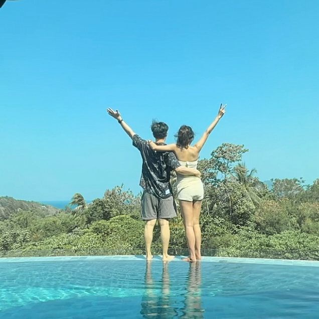 พักใจในพูลวิลล่ากลางเขา วิวทะเลสุดปังที่ภูเก็ต