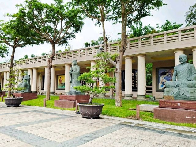 ยิ่งใหญ่อลังการ Fo Guang Shan✨️