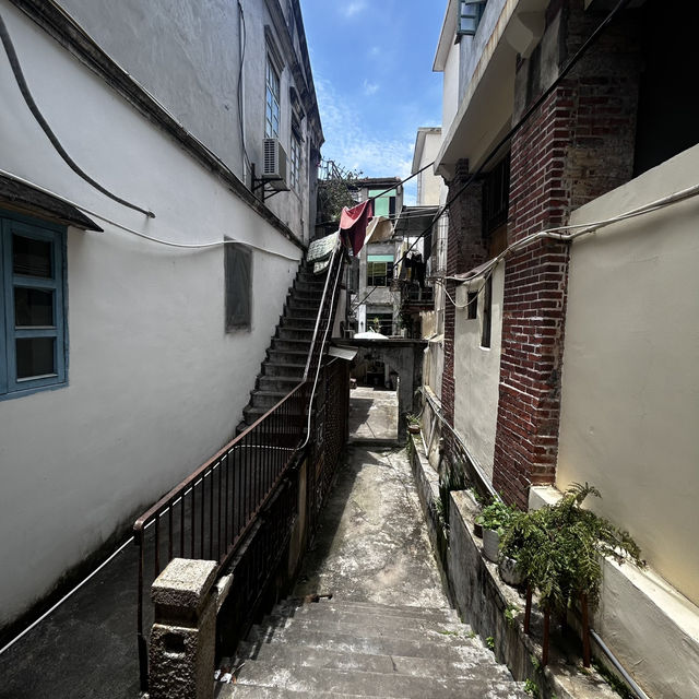 ⛪ Fuxing Church: Where Gothic Grace Meets Xiamen’s Tropical Charm!"