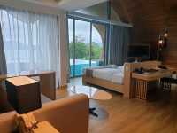 Crest  Pool Villas Phuket พูลวิลล่าวิวพาโนรามา