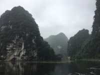 🚣‍♀️✨ Tranquility in Trang An – A Scenic River Rafting Experience in Vietnam