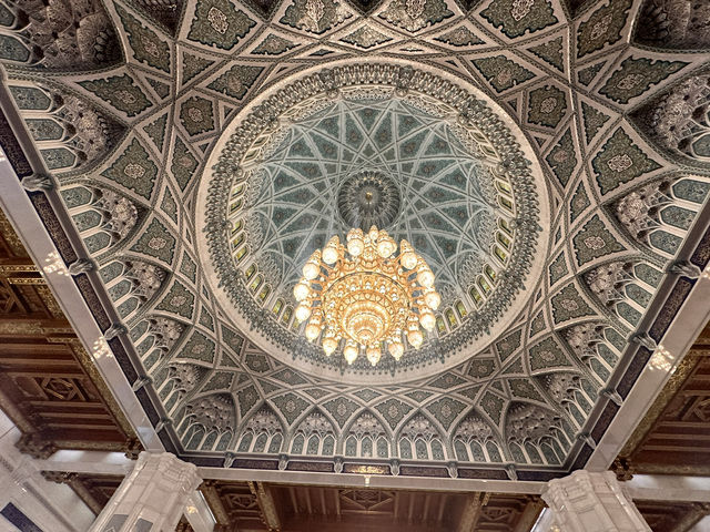 【Sultan Qaboos Grand Mosque／スルターン・カブース大モスク】