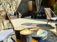 Olu house cafe เมืองไป่ซา ลี่เจียง