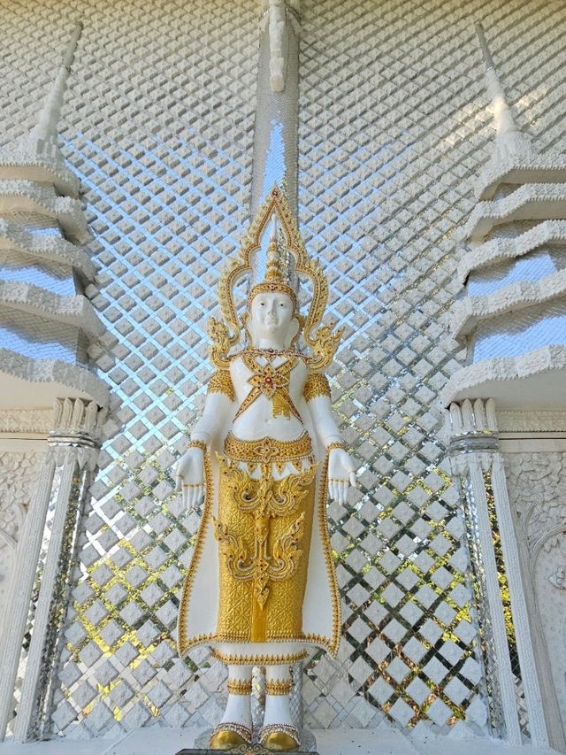 วัดถ้ำมงคลนิมิต ต.นิคมสร้างตนเอง ลพบุรี