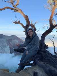 🌋 Mount Ijen, Indonesia – Chasing the Blue Fire in the Heart of East Java 🌋