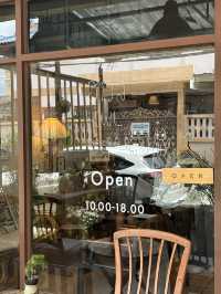 Howl Coffee ฮาวล์ คาเฟ่ชิลๆ แถวศาลายา