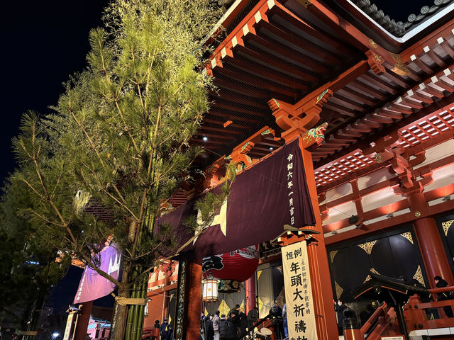 跨年夜的淺草寺，不夜城中的祈福之旅
