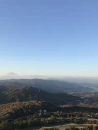 【静岡県　伊東市　富士山を望む大室山リフトとお鉢周り】