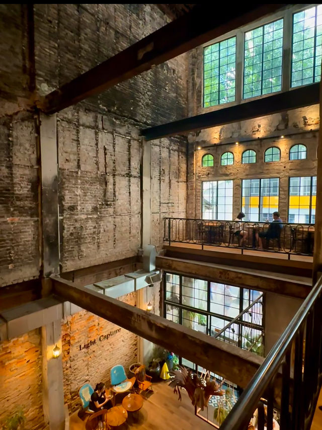 A Century-Old Gem Turned Modern Café in KL — Light Capture Café by H.O.N ☕️✨