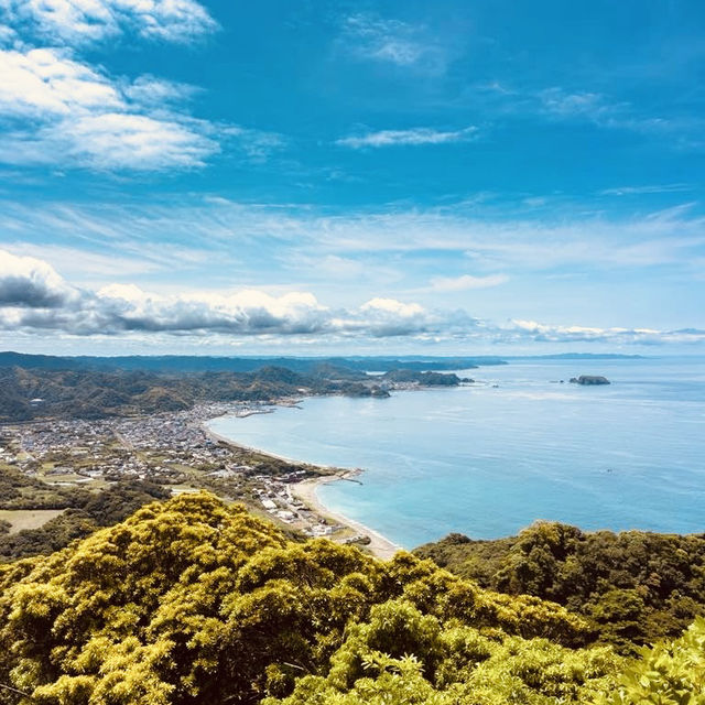 Odawara Harbor: A Solo Traveler’s Salt-Kissed Escape Under the Castle Walls"** 🏯🌊
