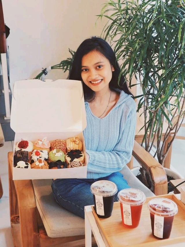 Officialdonat Cafe