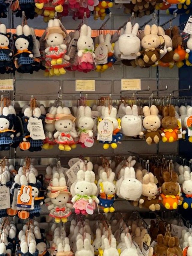 有miffy嘅豪斯登堡，💛🧡立即年輕10 歲，可愛到笑！！！