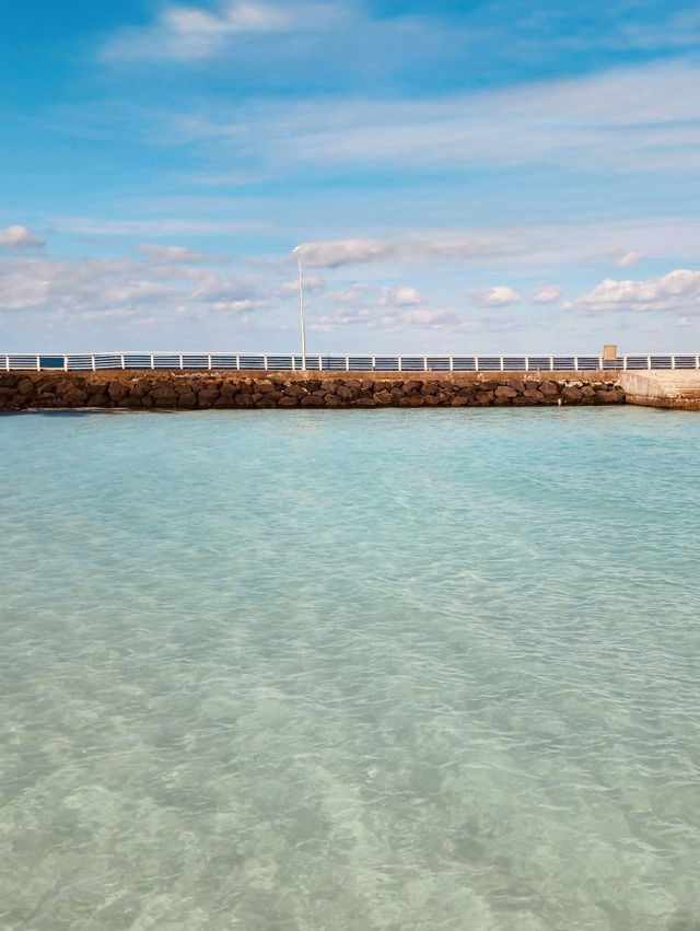 A Lively Hub for Relaxation and Beachside Charm