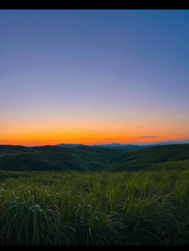 【大観峰】阿蘇五岳を一望！心が広がる絶景パノラマスポット🌄💨 阿蘇エリアの中でも特に人気の絶景スポット「大観峰」。 