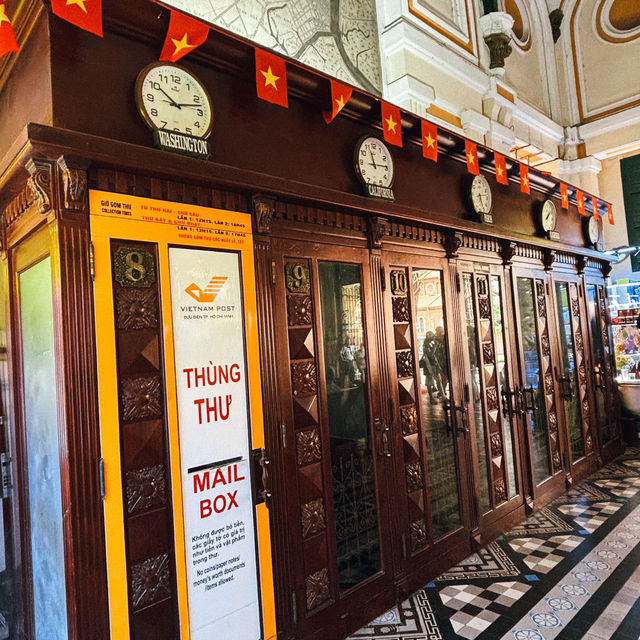 Saigon Central Post Office ไปรษณีย์สุดปัง
