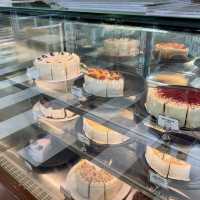素材の味を活かした、ほっとする甘さが魅力のケーキカフェ🇹🇭