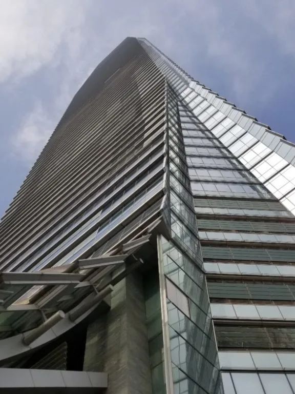【雲の上から都会を望む！】リッツカールトン香港の魅力