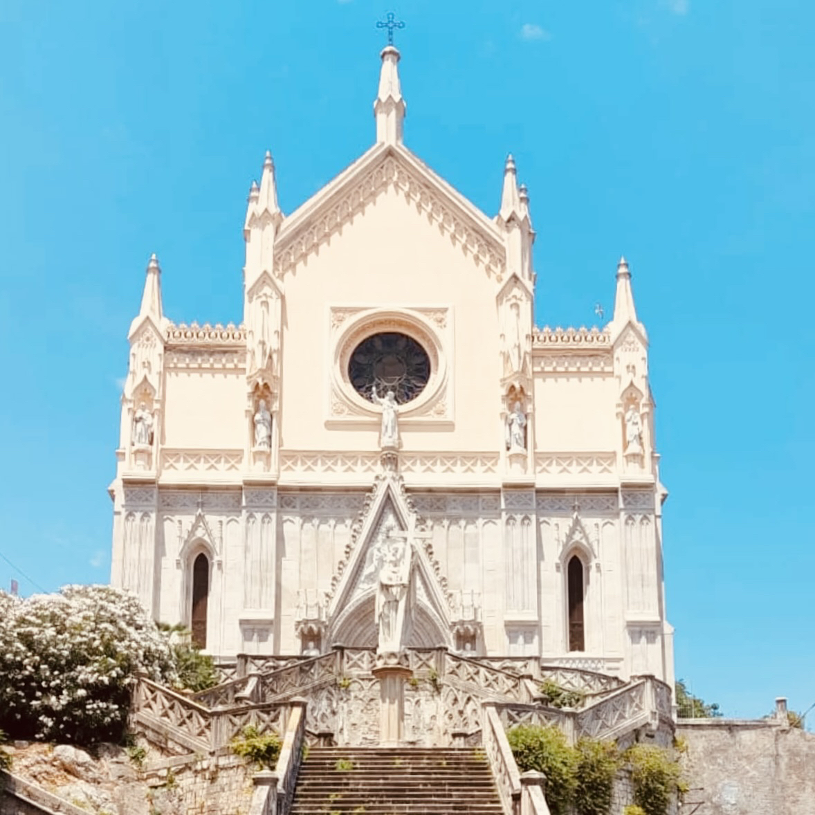 ⛪🌊 “Where History Meets the Horizon — My Solo Escape to Gaeta” 🇮🇹