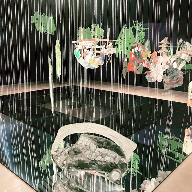 「芸術と美食が織りなす夜—Another Energy展とロブションで味わう六本木の特別な時間」