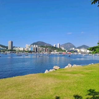 Experiencing the Vibrant Energy of Rio de Janeiro 