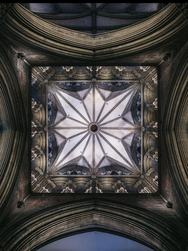 【北欧最大のゴシック建築✨ Nidaros Cathedral】 【北欧最大のゴシック建築✨ Nidaros Cathedral】