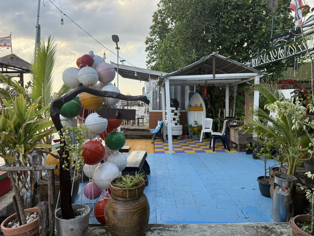 ร้านอาหารริมคลอง บรรยากาศสุดชิล