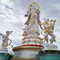 พระโพธิสัตว์อวโลกิเตศวร เจ้าแม่กวนอิม