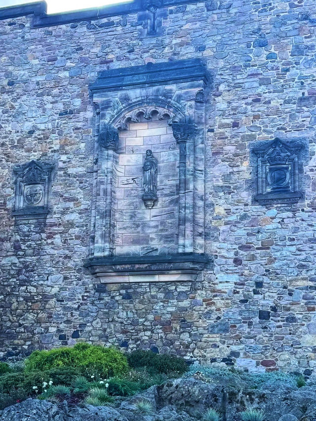 🏰 Explore History at Edinburgh Castle 🇬🇧  🏰 Explore History at Edinburgh Castle 🇬🇧