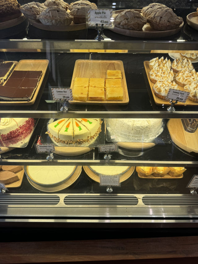 Joma Bakery Cafe ☕️ หลวงพระบาง 🇱🇦