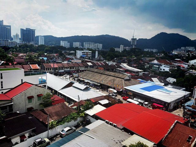 Rooftop Dining with a View: Flame Restaurant, Air Itam