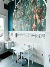 Portico Restaurant & Lounge Bar: Stylish Spot for Western Delights and Cozy Vibes