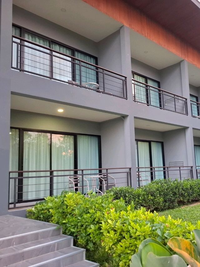 ที่พักริมน้ำ The Tree Riverside Kaeng Krachan