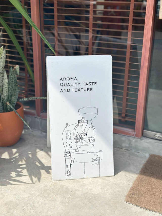 Desert Dreams in Bangkok at Hey! Coffee Watcharapol Desert Dreams in Bangkok at Hey! Coffee Watcharapol