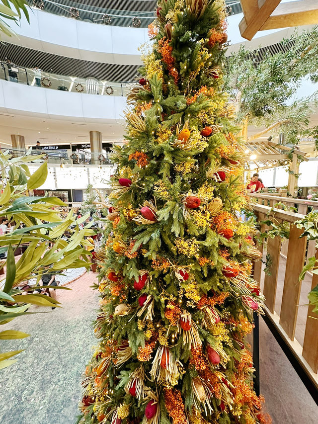 πΈπ A Floral Christmas Escape at 1 Utama ππΈ πΈπ A Floral Christmas Escape at 1 Utama ππΈ