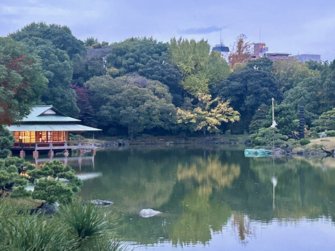 清澄庭園】都心で静けさに包まれる明治の庭園 | Trip.com 東京