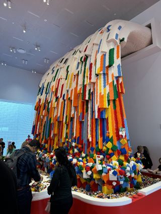 ビルン1日レゴ満喫攻略：Brickaccino カフェ、LEGO House 必見ハイライト、MINI CHEF ロボット配膳＆Time-Out リラックスタイム。