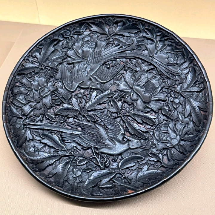 上海博物館 | 深紅と翠の華やぎ — 剔黒（黒彫漆）の芸術 | Trip.com 上海