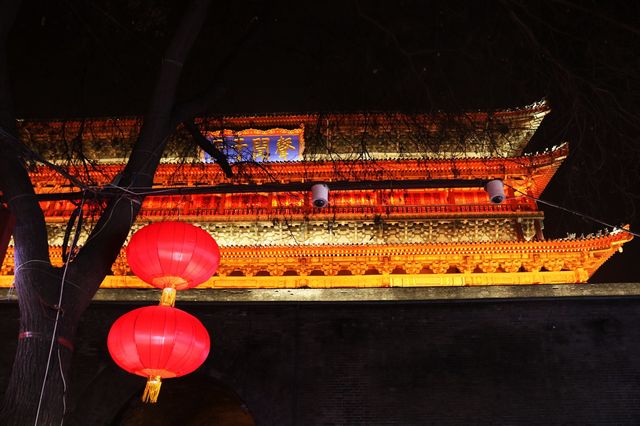 Exploring Xi'an's Magical Nightlife 🌃🌟
