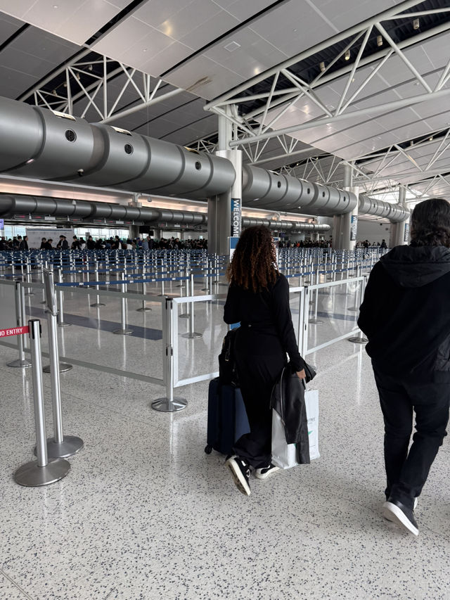 Immigration lines empty means happy ending trip