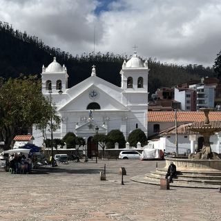 볼리비아 수크레(Sucre) 시의 산 위에 위치한 수도원 여행기