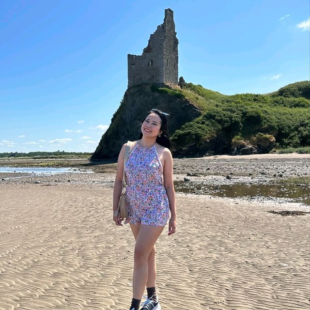 Castle Ruins by the beach 🏴󠁧󠁢󠁳󠁣󠁴󠁿