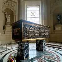 The most famous tomb in France 🇫🇷
