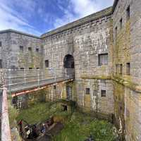 “Explore the Hidden Gem of Wales: St. Catherine’s Island & Historic Fort Tenby”