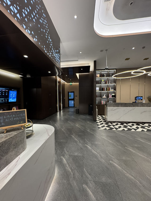 【Homeinn Plus 上海浦東空港店】ホテルレビュー : 空港近でコスパ最強、深夜到着でも安心