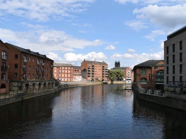 Walking around Leeds canals 